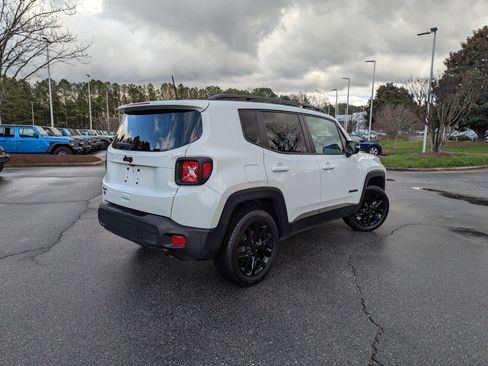 Certified 2022 Jeep Renegade Altitude w/ Convenience Group image 5