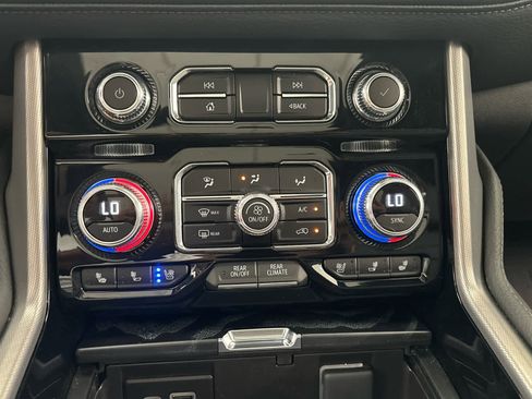 Used 2024 GMC Yukon Denali w/ LPO, Floor Liner Package image 29