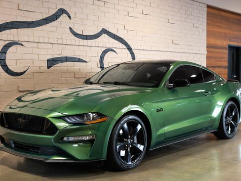 Used 2022 Ford Mustang GT Premium w/ Black Accent Package RWD image 11