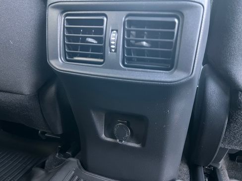 Used 2021 Toyota RAV4 LE image 18