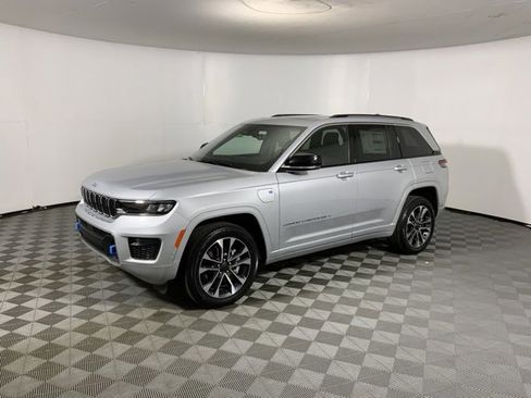 Used 2024 Jeep Grand Cherokee Overland w/ Luxury Tech Group IV image 15