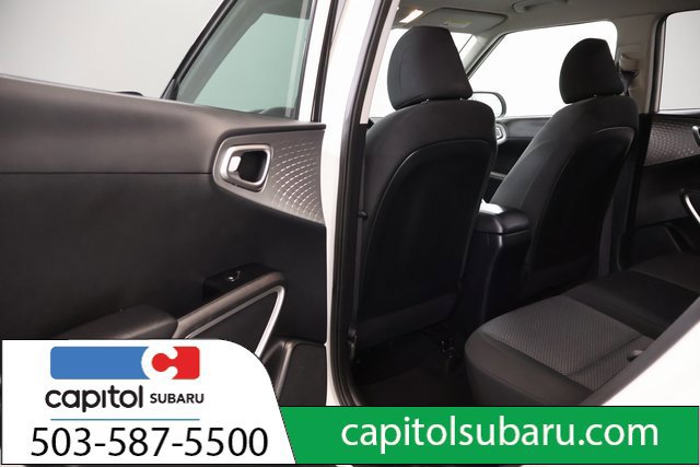 Used 2023 Kia Soul LX w/ LX Technology Package FWD image 27