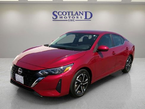 Used 2024 Nissan Sentra SV image 2