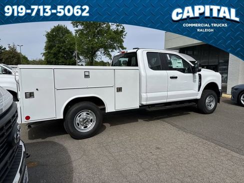 New 2026 Ford F250 XL w/ XL Chrome Package image 8