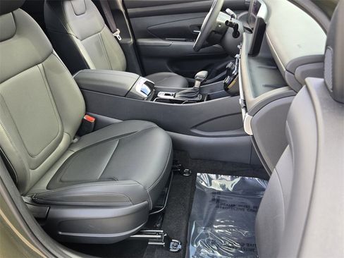 Used 2025 Hyundai Santa Cruz SEL image 17