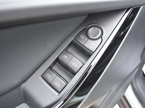 New 2026 Chevrolet Equinox LT image 12