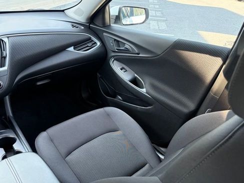 Used 2025 Chevrolet Malibu LT image 31