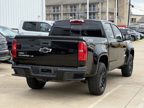 Used 2017 Chevrolet Colorado Z71 w/ Z71 Midnight Edition AWD/4WD image 4