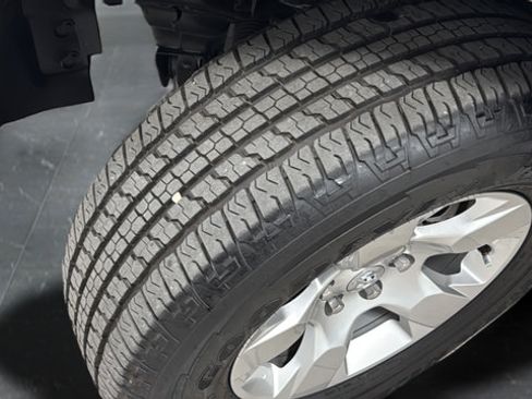 Used 2025 RAM 1500 Big Horn AWD/4WD image 34