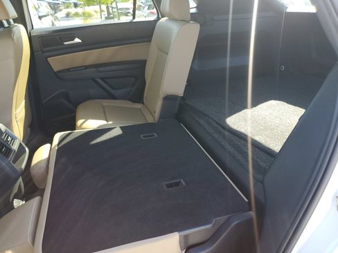 Used 2020 Volkswagen Atlas Cross Sport SE FWD image 41