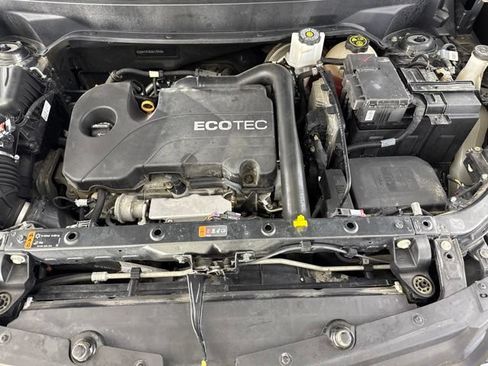 Used 2018 Chevrolet Equinox LS FWD image 19