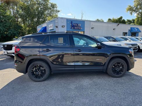Used 2023 GMC Terrain AT4 image 2
