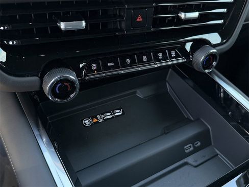 New 2026 Chevrolet Suburban Premier w/ Sun And Tow Package image 17