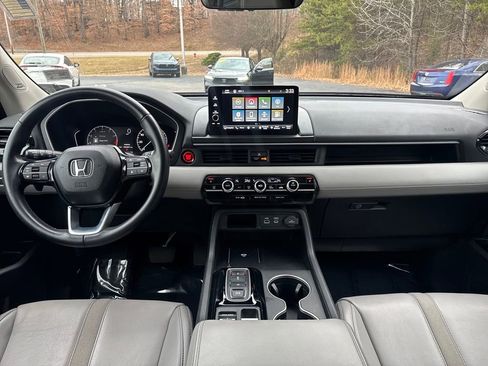 Certified 2024 Honda Pilot Touring image 15