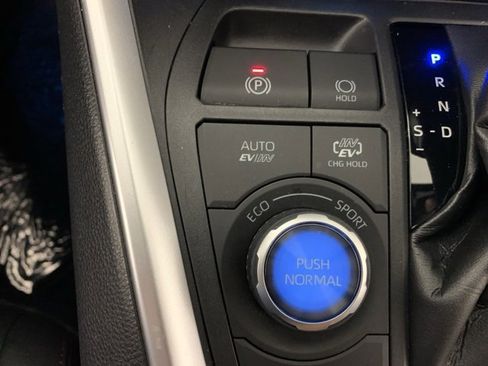 Used 2022 Toyota RAV4 XSE w/ Weather Package image 14