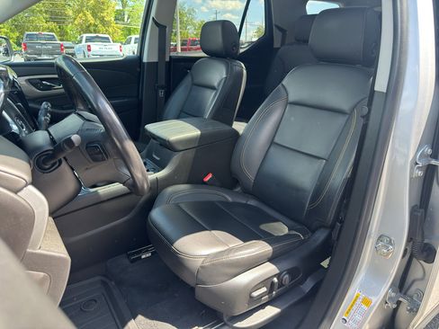 Used 2021 Chevrolet Traverse RS w/ LPO, Floor Liner Package AWD/4WD image 11