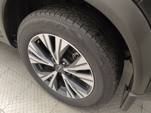 Used 2022 Nissan Rogue SV w/ SV Premium Package FWD image 31