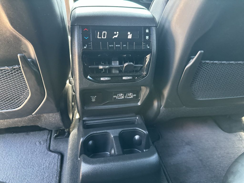 Used 2025 Jeep Grand Cherokee L Overland w/ Luxury Tech Group IV AWD/4WD image 24