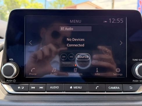 Used 2024 Nissan Rogue SV FWD image 22