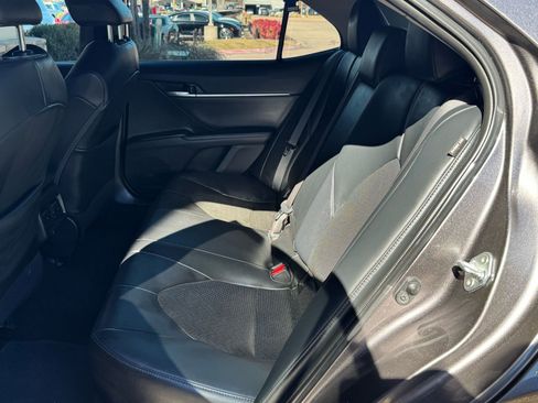 Used 2022 Toyota Camry XLE image 28