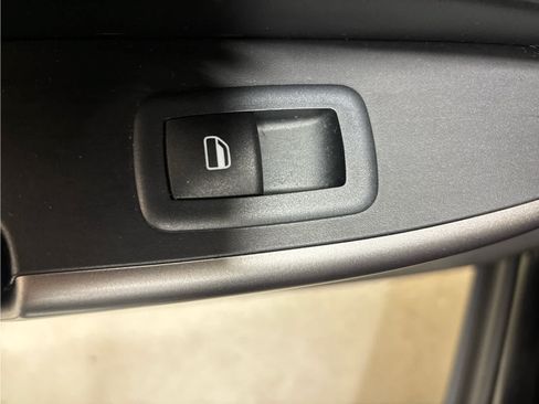 Used 2020 Jeep Cherokee Limited AWD/4WD image 34