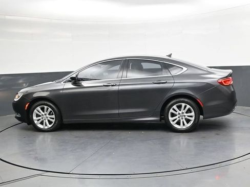 Used 2017 Chrysler 200 Limited Platinum FWD image 7