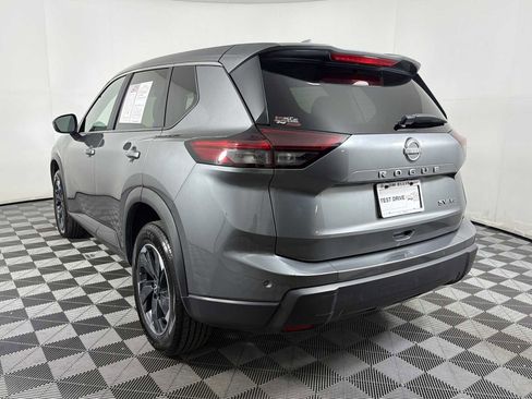 Used 2024 Nissan Rogue SV image 4