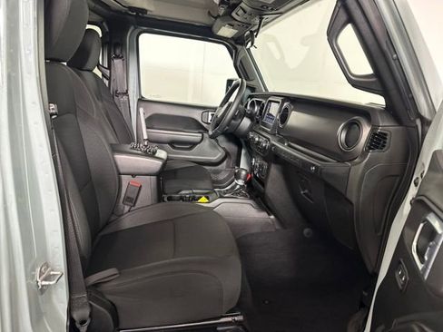 Used 2023 Jeep Wrangler Unlimited w/ Cold Weather Group image 28