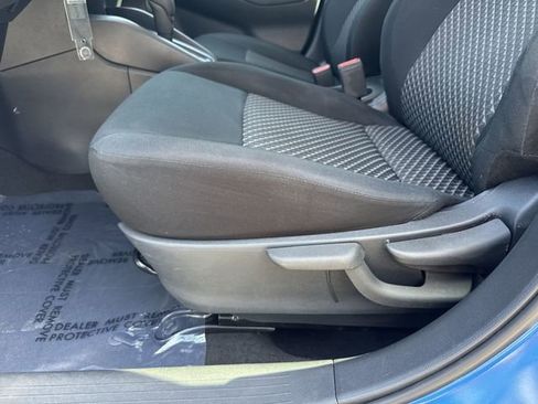 Used 2023 Nissan Versa S w/ Trunk Package image 27