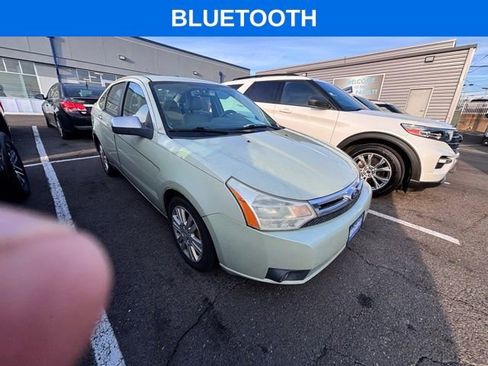Used 2010 Ford Focus SEL image 1