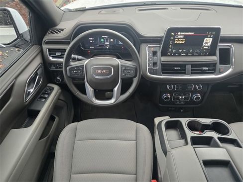 Used 2024 GMC Yukon SLE w/ Max Trailering Package image 10