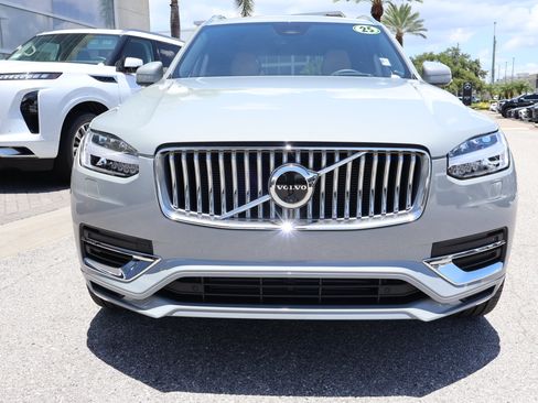 Used 2025 Volvo XC90 T8 Ultra w/ Protection Package Premier AWD/4WD image 12