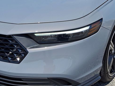 Used 2024 Honda Accord Sport image 9