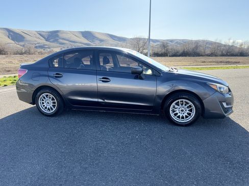 Used 2016 Subaru Impreza 2.0i image 5