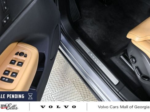 Used 2018 Volvo XC60 T6 Inscription w/ Luxury Seat Package image 11