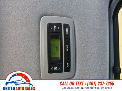 Used 2013 Toyota Sienna XLE image 21