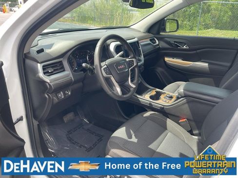 Used 2023 GMC Acadia SLE w/ Driver Convenience Package FWD image 11