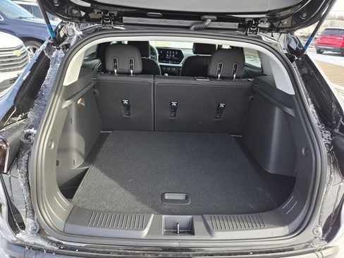 New 2026 Chevrolet Trax LS w/ LS Convenience Package FWD image 19