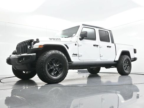 Used 2022 Jeep Gladiator Sport AWD/4WD image 41