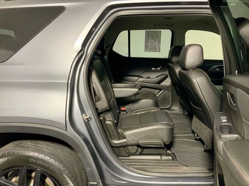 Used 2021 Chevrolet Traverse LT image 30