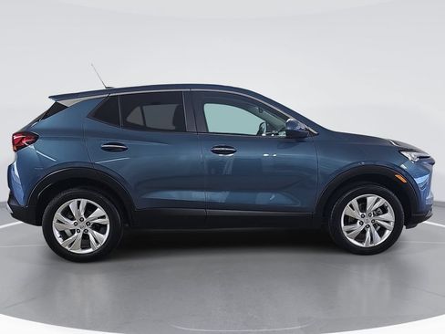 Used 2024 Buick Encore GX Preferred w/ Comfort Package AWD/4WD image 2