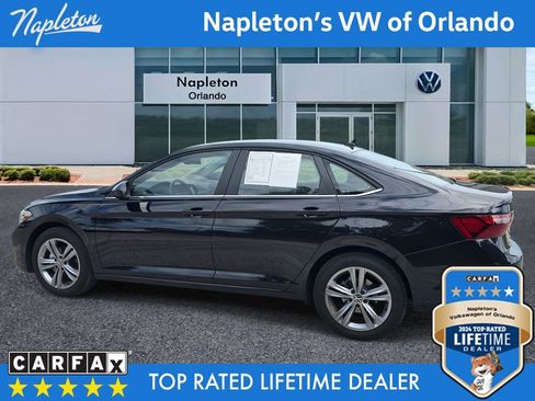 Used 2024 Volkswagen Jetta SE image 8
