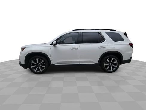 Used 2023 Honda Pilot Touring image 5