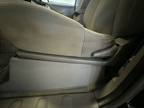 Used 2018 Nissan Frontier SV image 20