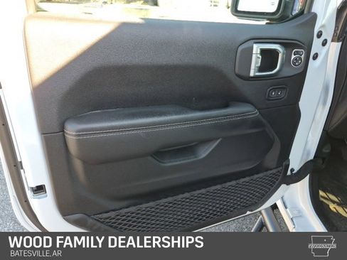 Used 2021 Jeep Wrangler Unlimited Sahara 4xe image 21