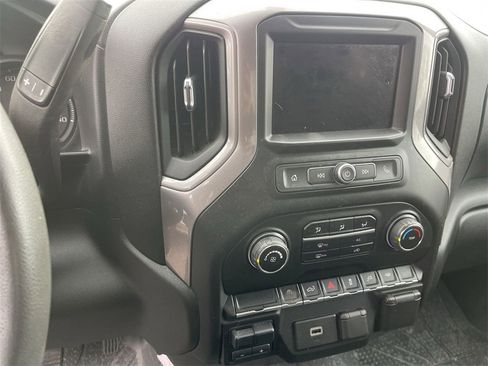 Used 2020 Chevrolet Silverado 1500 Custom w/ Custom Value Package image 12