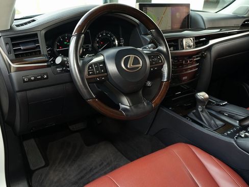 Used 2019 Lexus LX 570 570 image 8