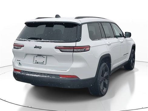 New 2025 Jeep Grand Cherokee L Altitude image 4