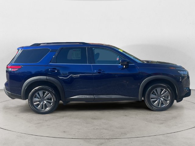 Used 2025 Nissan Pathfinder SV AWD/4WD image 6