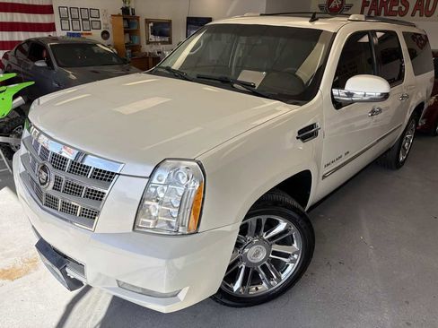 Used 2011 Cadillac Escalade ESV Platinum image 6